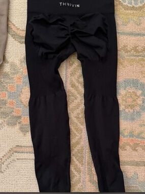 Thrivin Black Leggings size M viral